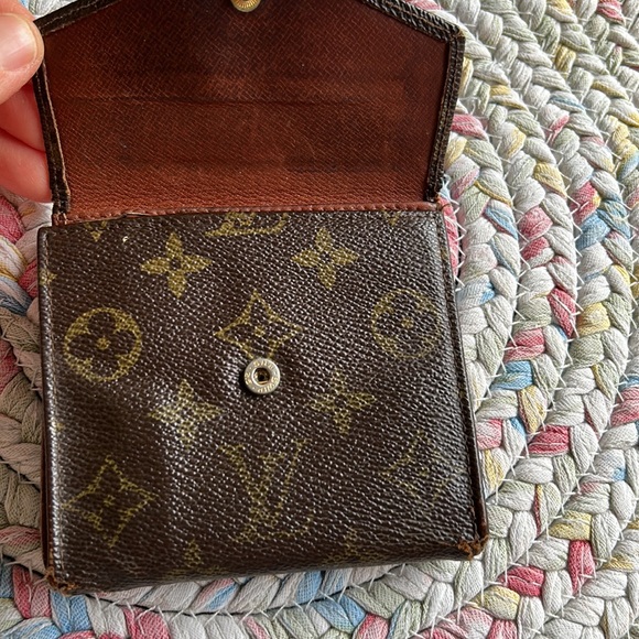 Louis Vuitton 1984 Monogram Wallet - Picture 6 of 10